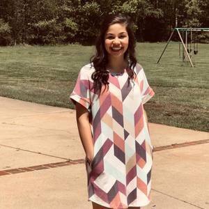 Meet your Posher, Chloe